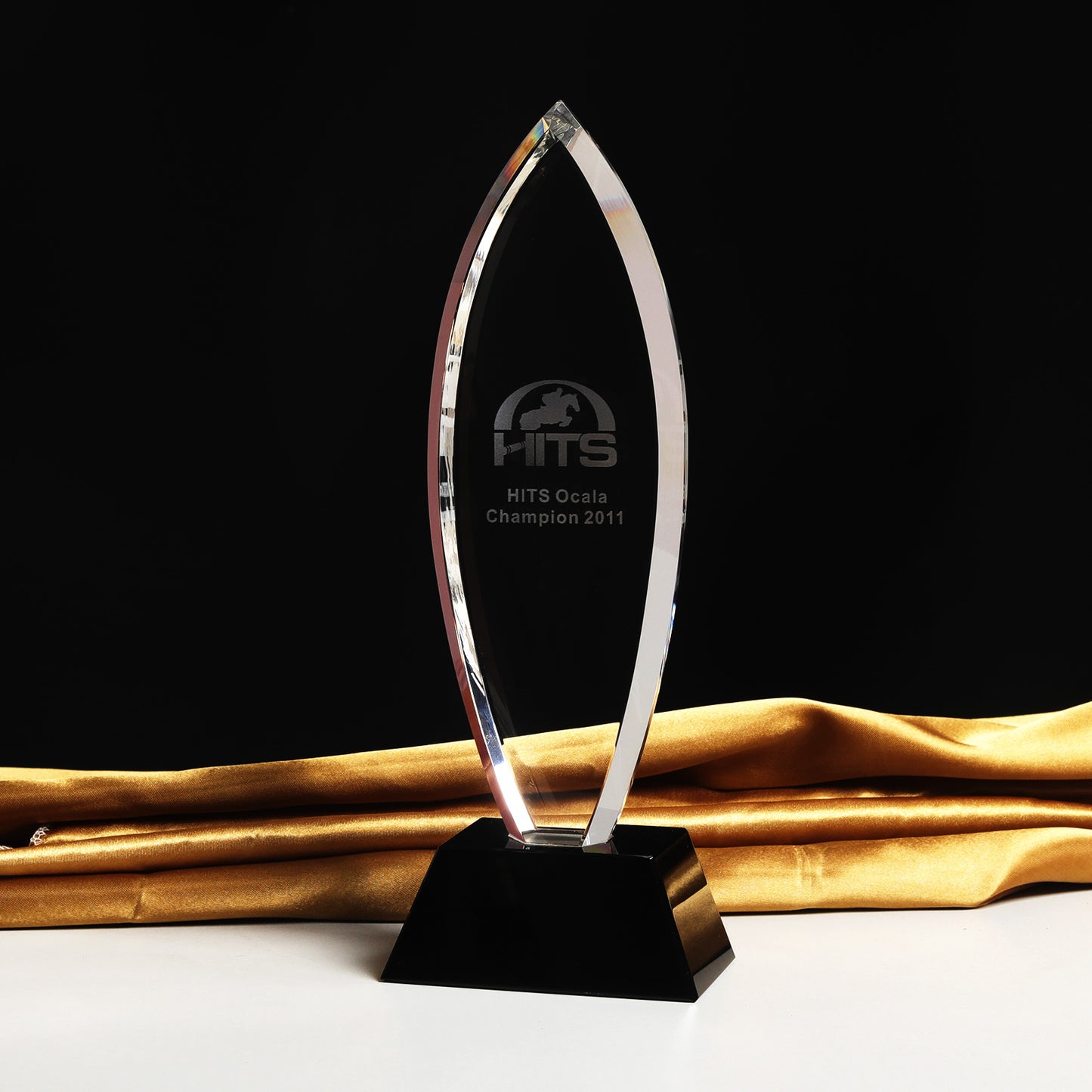 JNCT-200 Longwin Monument Crystal Trophy with Black Base