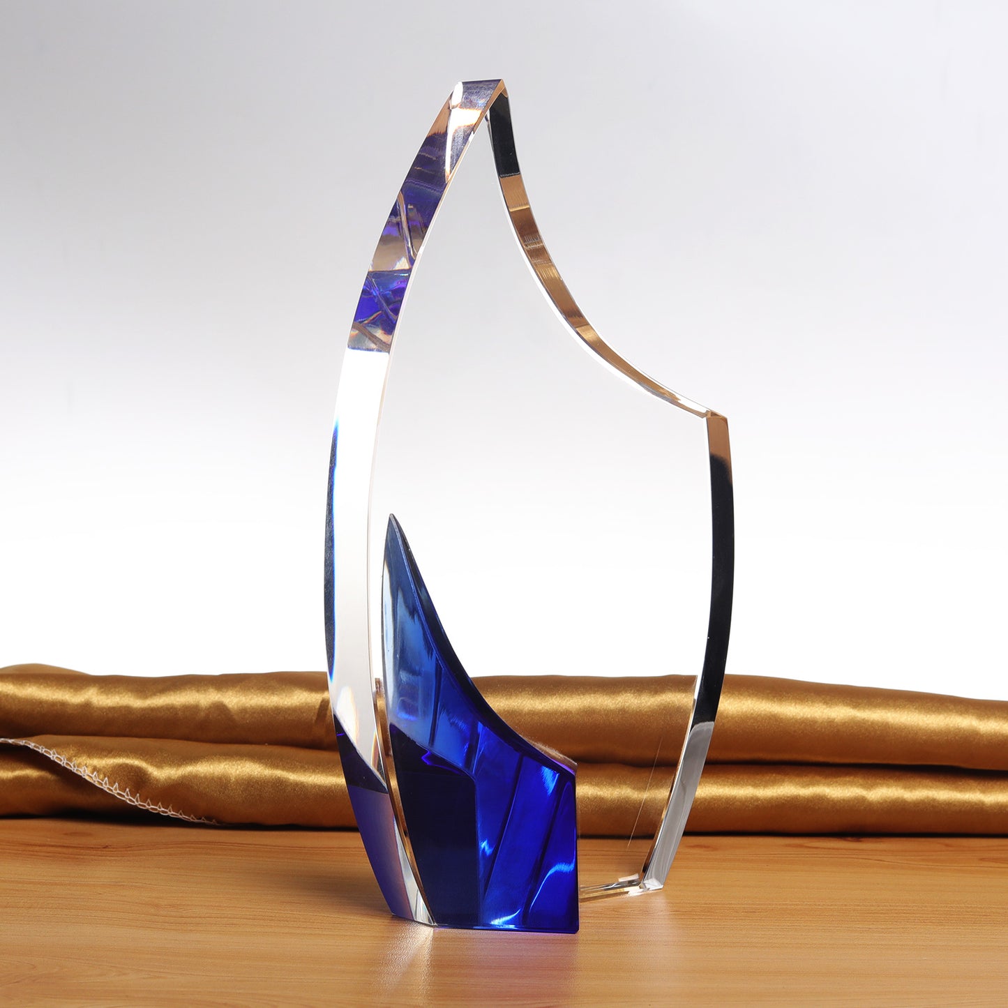 JNCT-202 Longwin Smooth Sailing Crystal Trophy