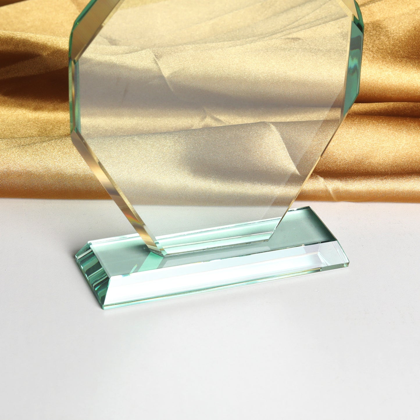 JGC-04 Longwin Jade Crystal Trophy in Gem Shape