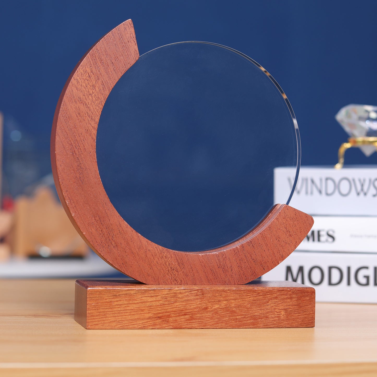 Longwin Wooden Trophy with Circle Crystal