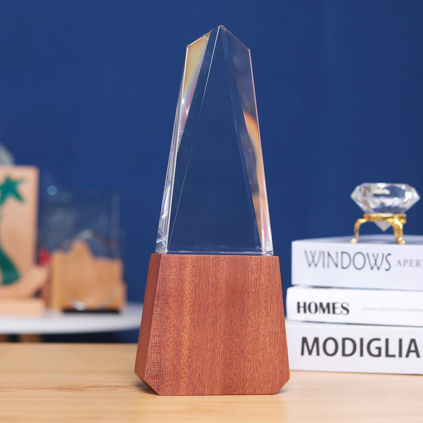 Longwin Wooden Trophy with Rhombic Crystal